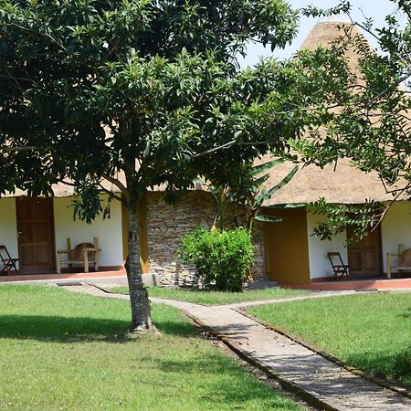 Kibale Guest Cottages Fort Portal Ngoại thất bức ảnh